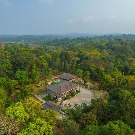 Coffee & Mist Luxury Villa- Comp Breakfast, Pool, Lounge, And Coffee Estate By Stayvista Madikeri Eksteriør billede