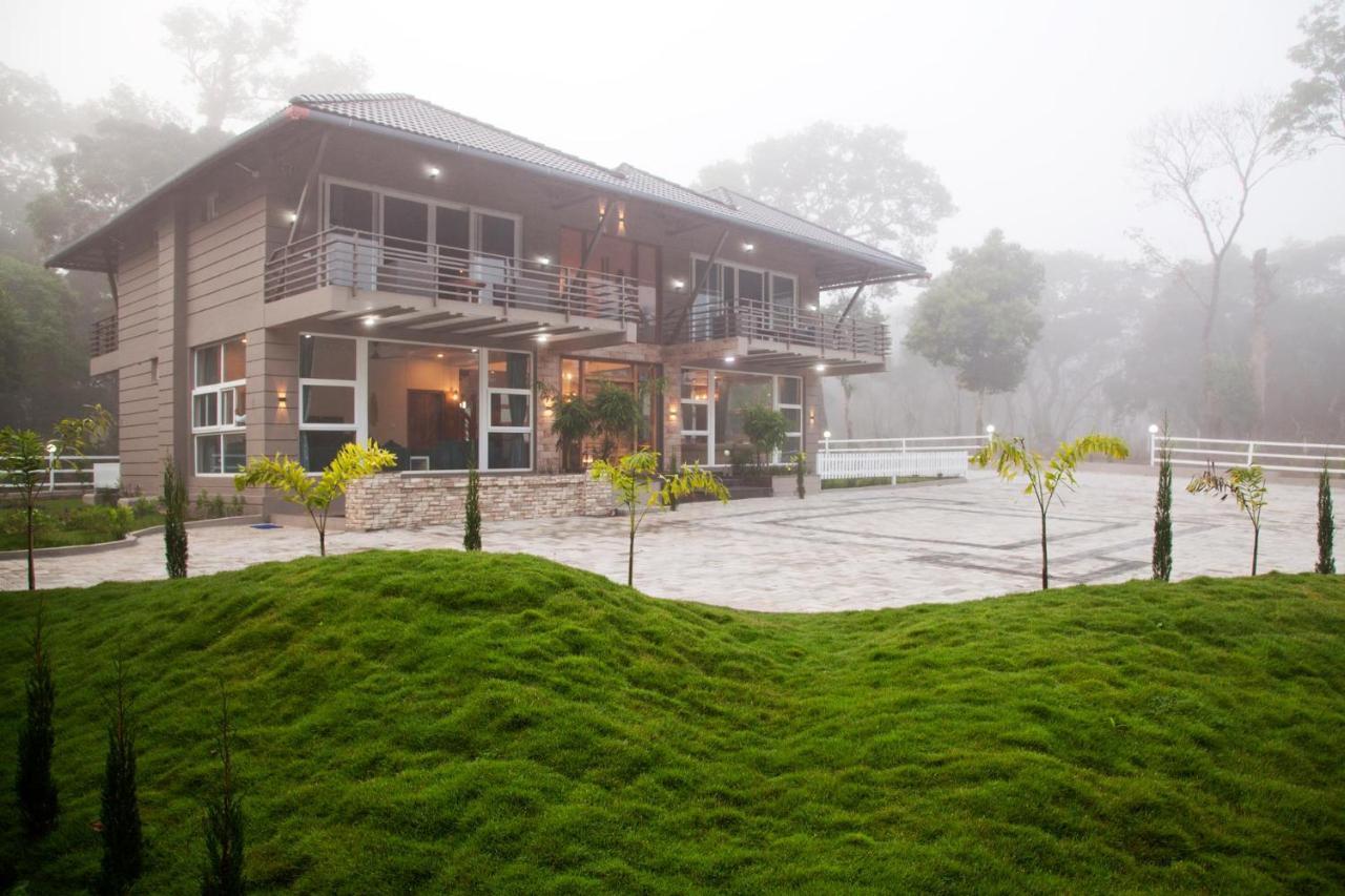 Coffee & Mist Luxury Villa- Comp Breakfast, Pool, Lounge, And Coffee Estate By Stayvista Madikeri Eksteriør billede