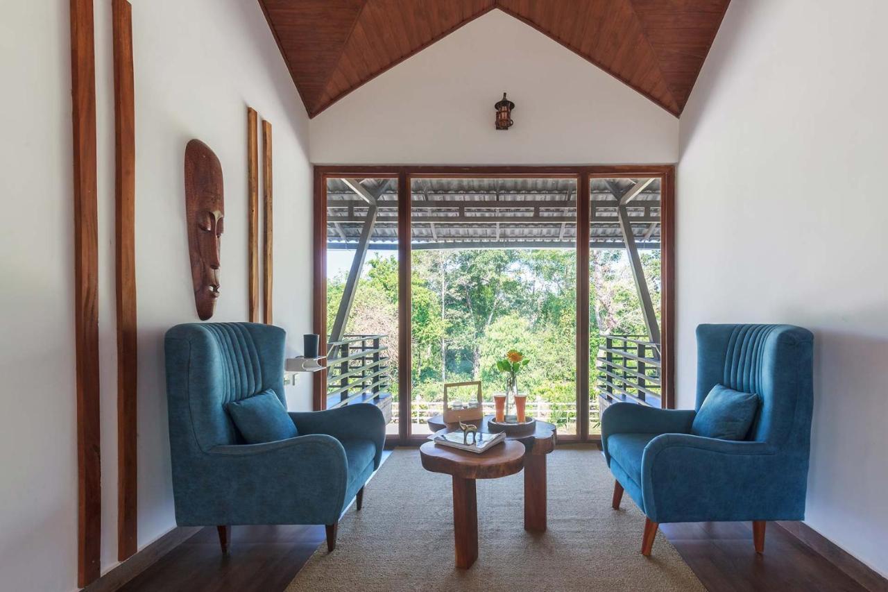 Coffee & Mist Luxury Villa- Comp Breakfast, Pool, Lounge, And Coffee Estate By Stayvista Madikeri Eksteriør billede