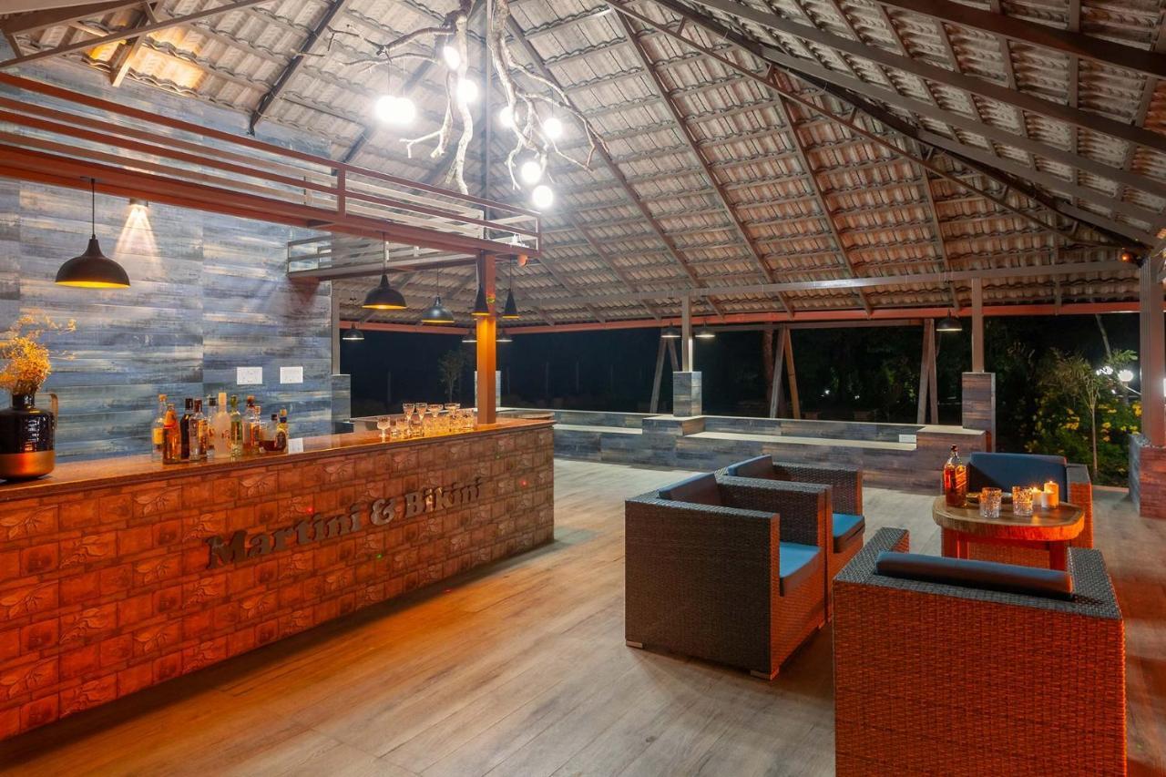 Coffee & Mist Luxury Villa- Comp Breakfast, Pool, Lounge, And Coffee Estate By Stayvista Madikeri Eksteriør billede
