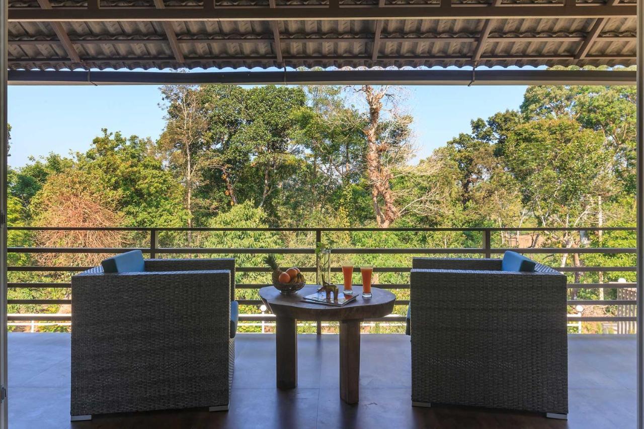 Coffee & Mist Luxury Villa- Comp Breakfast, Pool, Lounge, And Coffee Estate By Stayvista Madikeri Eksteriør billede