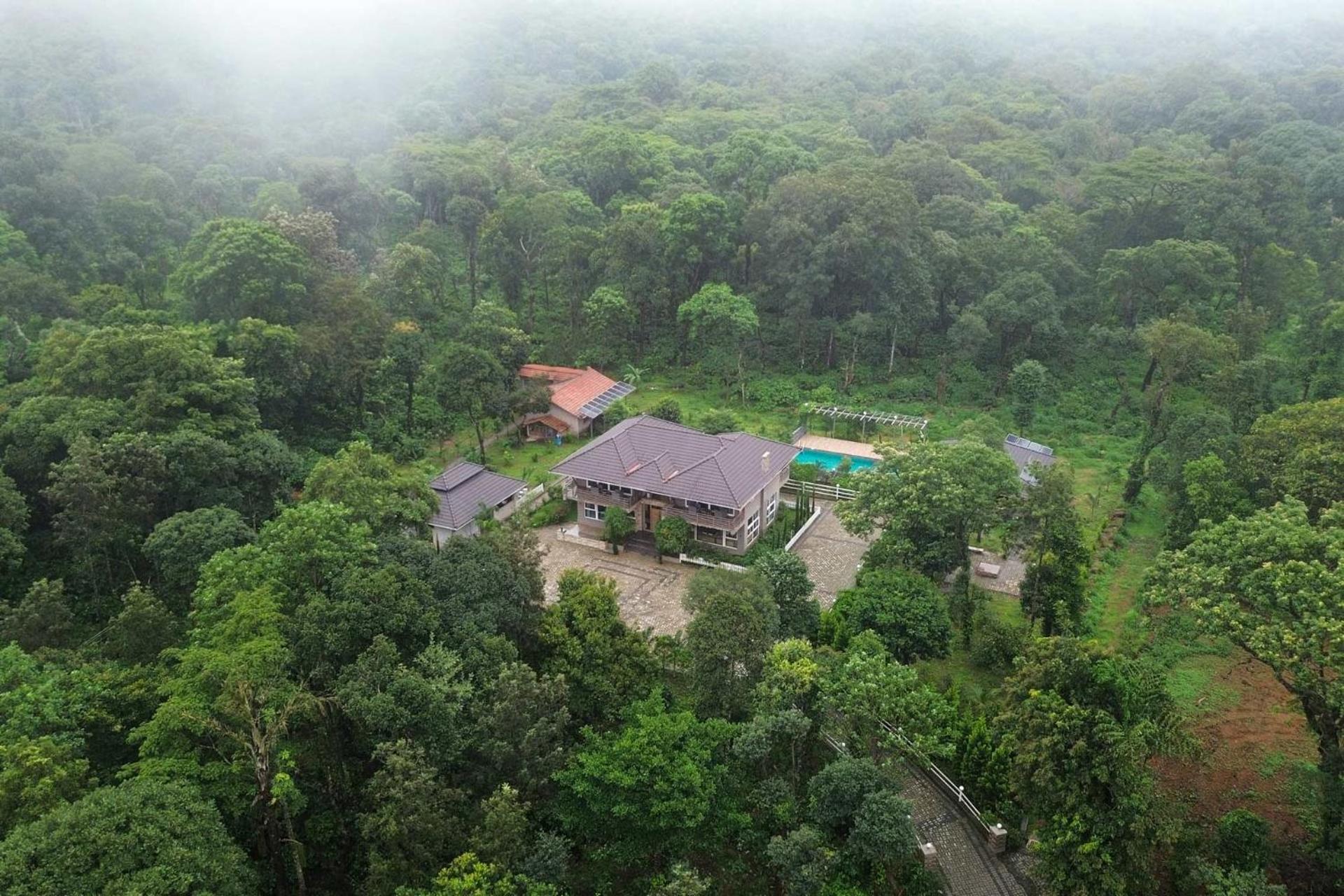 Coffee & Mist Luxury Villa- Comp Breakfast, Pool, Lounge, And Coffee Estate By Stayvista Madikeri Eksteriør billede